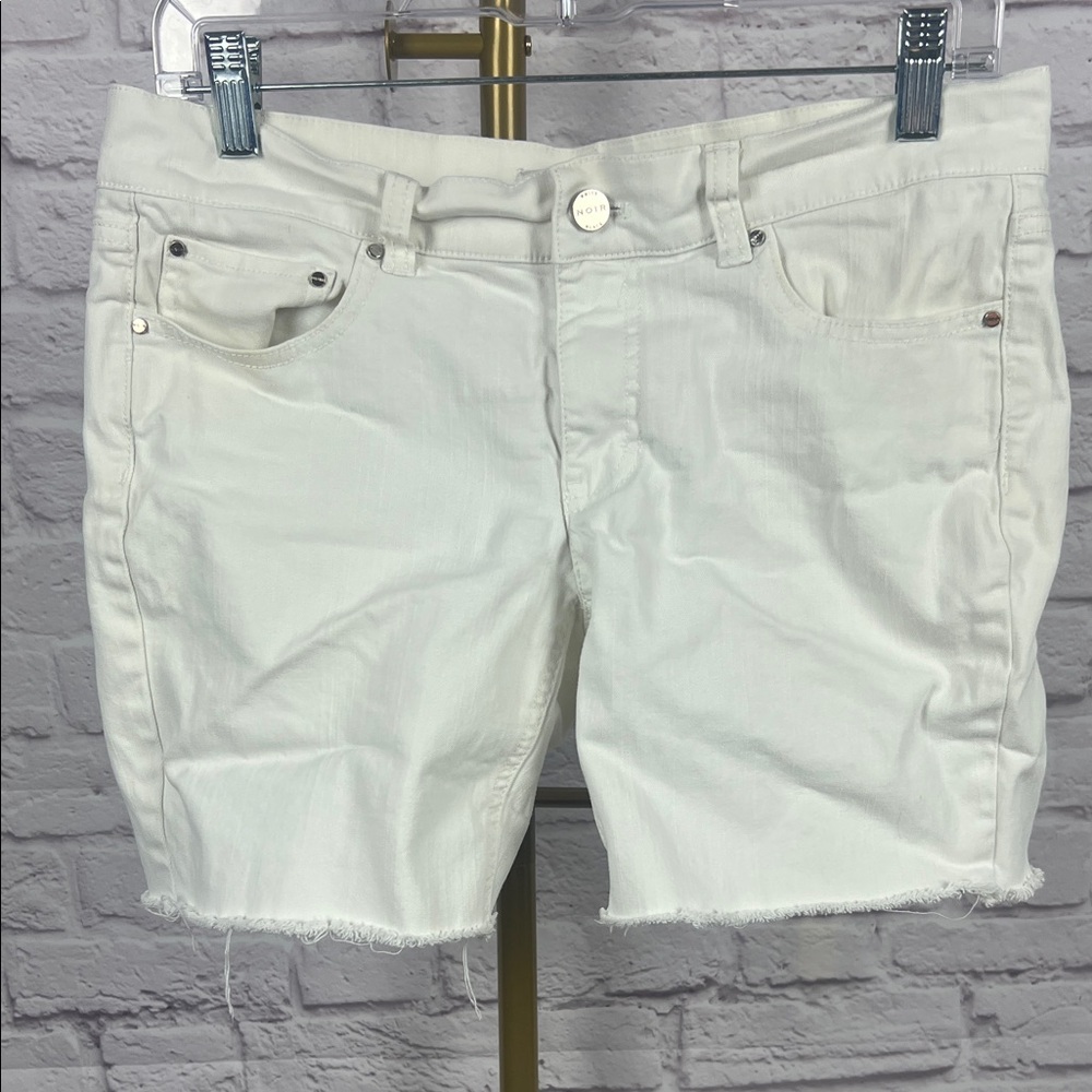 White House Black Market Cream Frayed Hem Bermuda Shorts - Picture 3 of 7